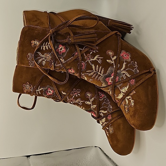 Monroe & Main Shoes - Monroe and main embroidered booties size 11